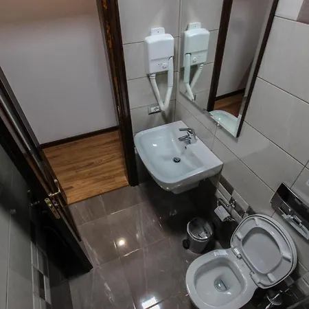Kastro 2* Gjirokastër