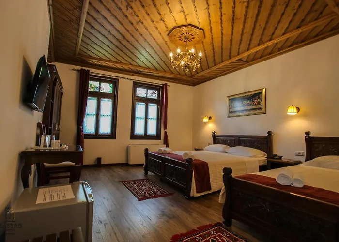 Kastro 2* Gjirokastër